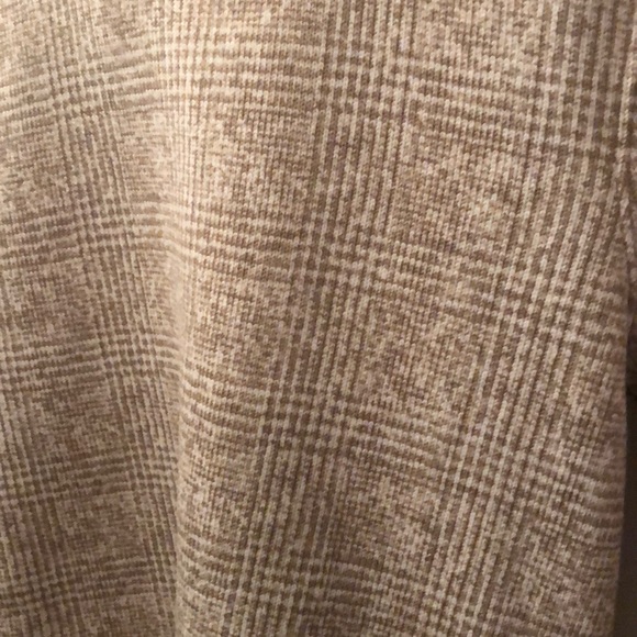 Barely worn, comfy fleece sweater from jcrew - Picture 2 of 3